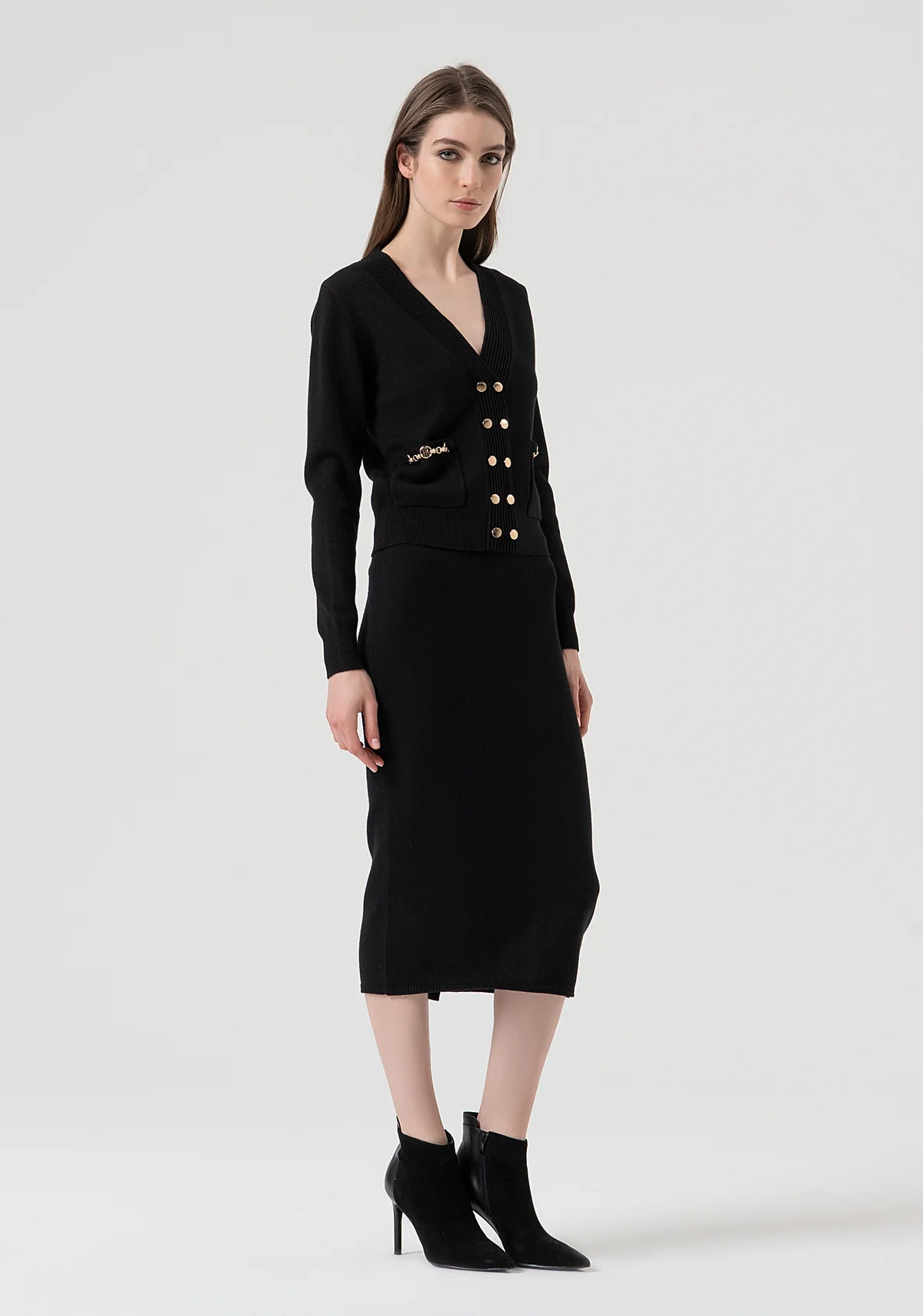 Falda de punto entallada de largo medio