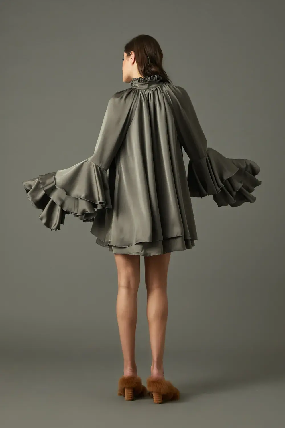 TETE BY ODETTE VESTIDO VOLANTES PLATA