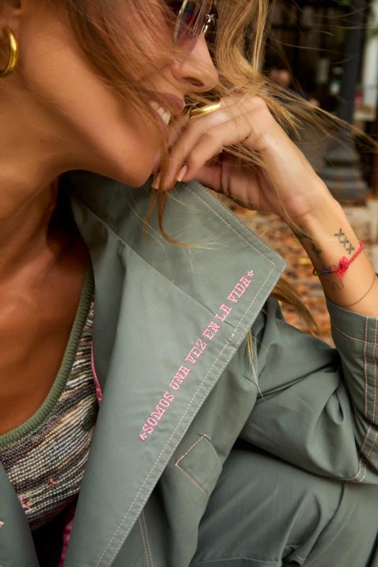 CAZADORA QUETZAL CAMALEÓNICA