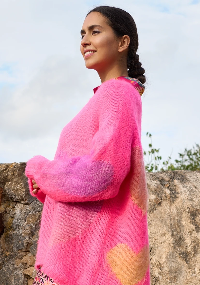 Suéter de cuello en V Corazones multicolor – rosa neón