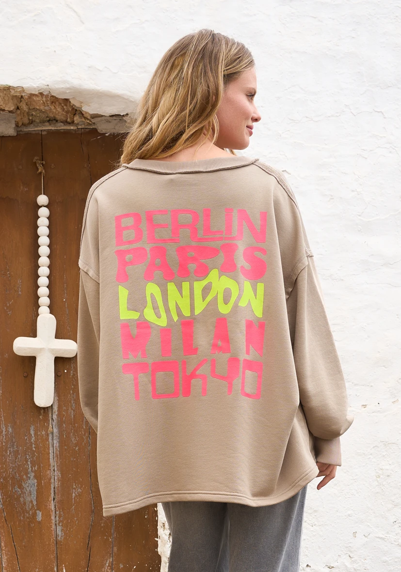 Sudadera Cuello en V City Heartface – arena/pink