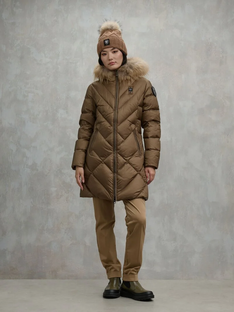 CHAQUETA BLAUER LARGA DE PLUMÍFERO ALTHEA CON LÍNEAS GEOMÉTRICAS MARRON