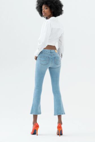 JEANS BELLA FLARE CROPPED MADE WITH A SOPHISTICATED STRETCH DENIM WITH A LIGHT WASHFP000V8030D40103-