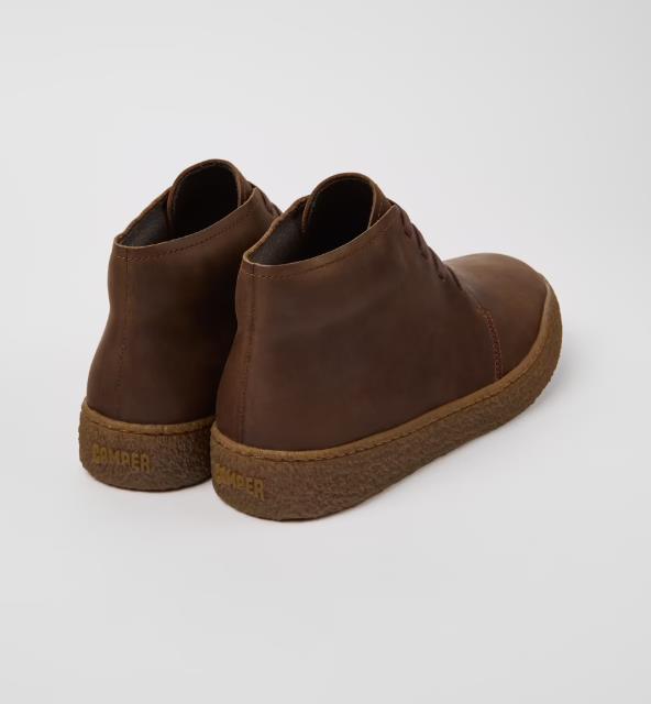 BOTIN CAMPER Botines marrones de nobuk para hombre.