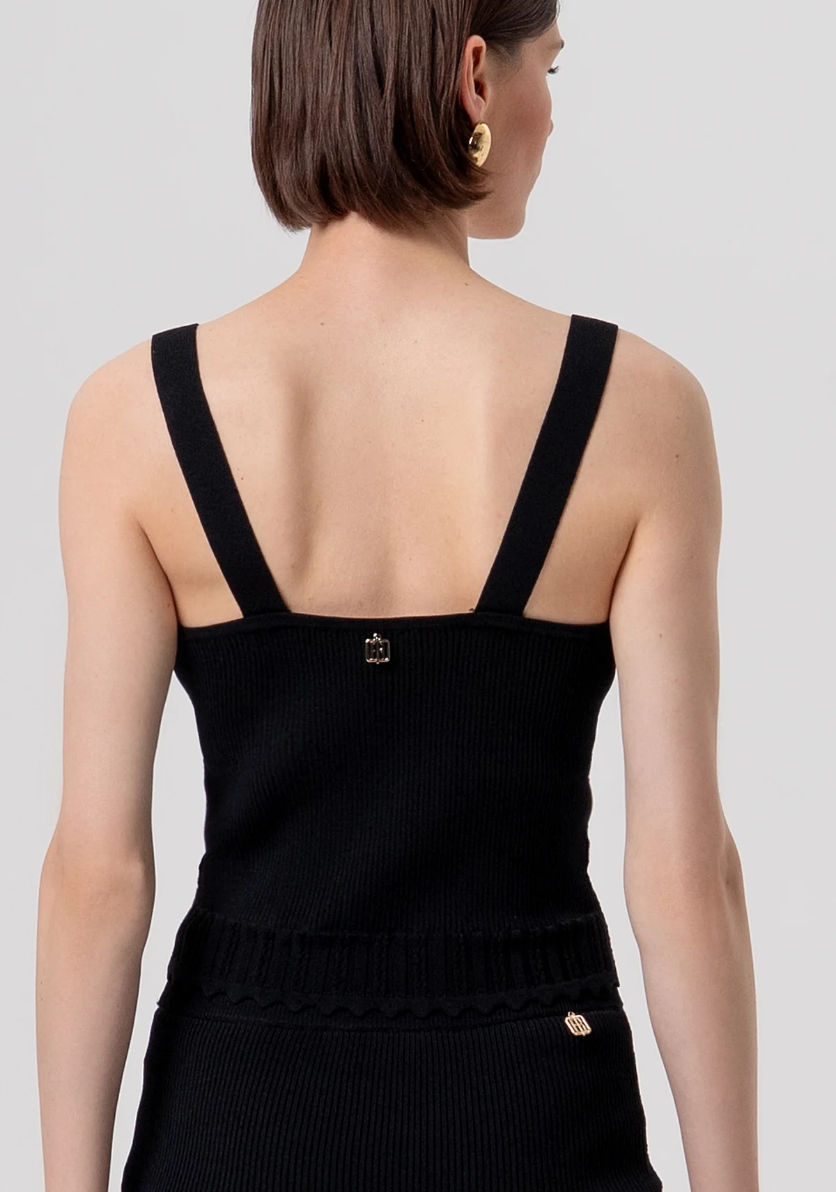CROP TANK TOP BLACK