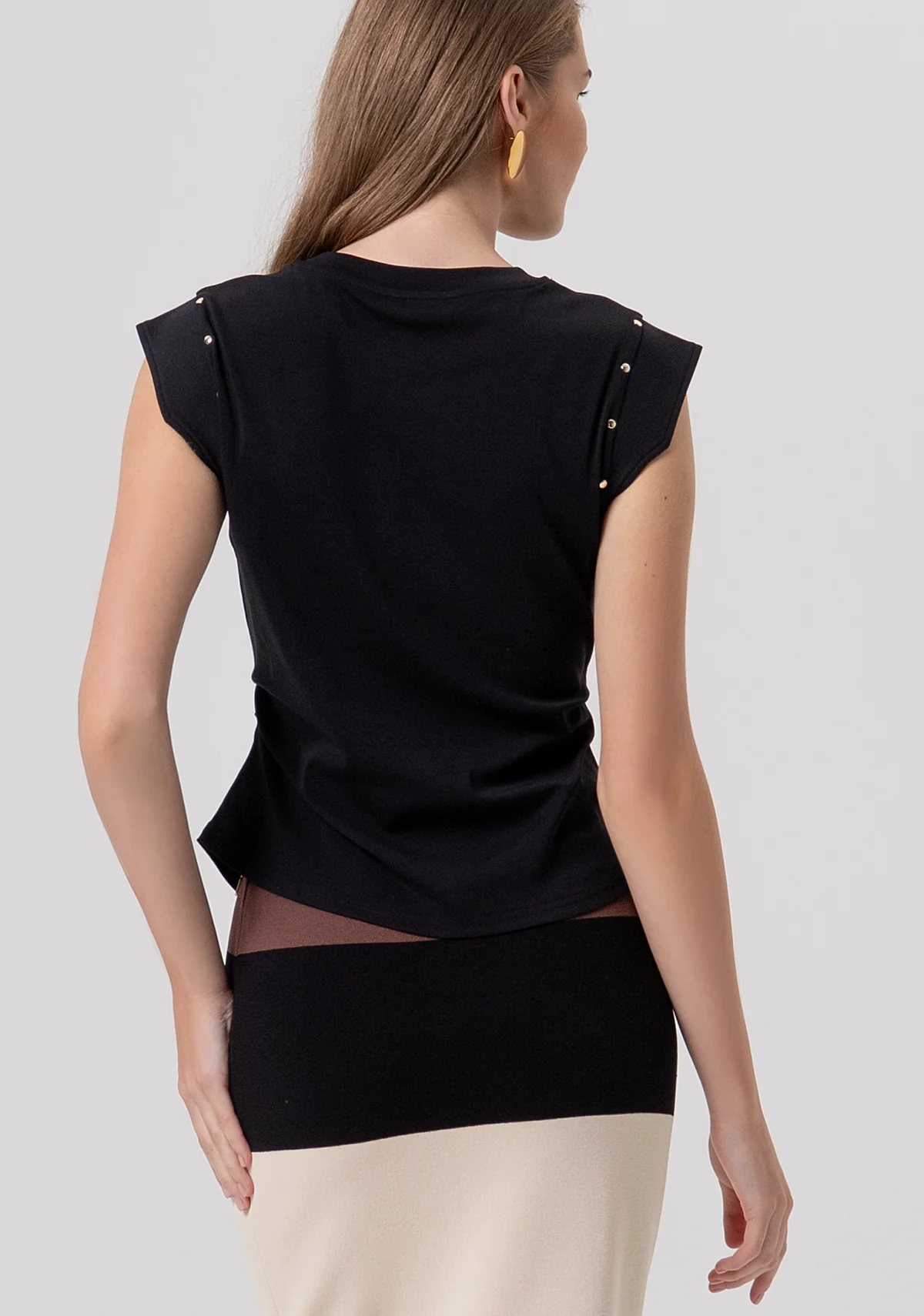 T-SHIRT WITH NECKLACE BLACK