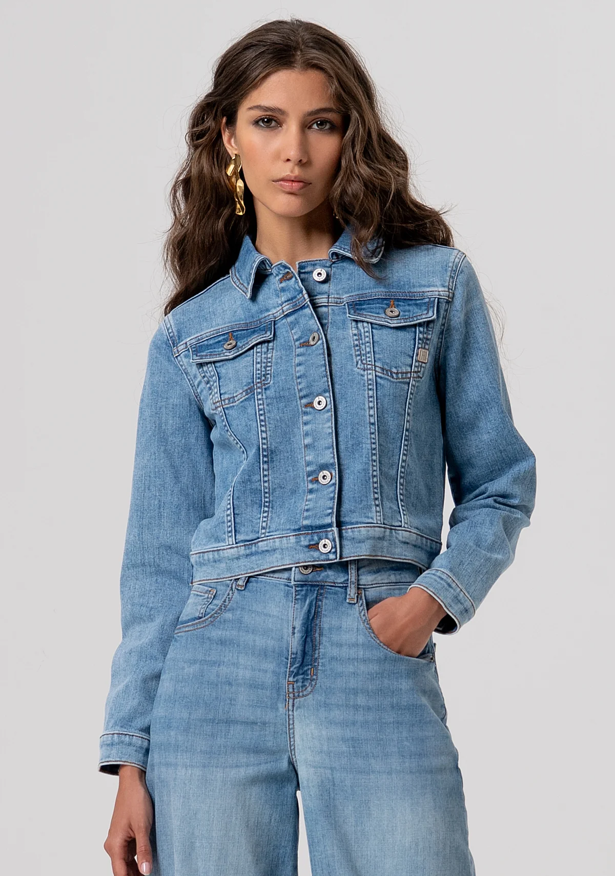 DENIM TRUCKER JACKET BLEACHED
