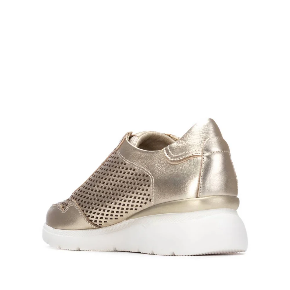 ZAPATILLA DE PIEL MUJER CARMELA ORO