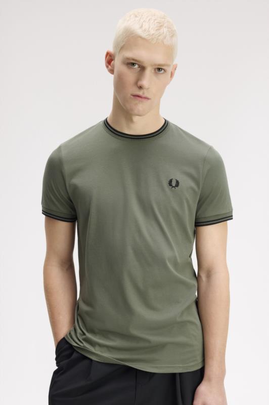 Camiseta con el ribete con dos franjas VERDE