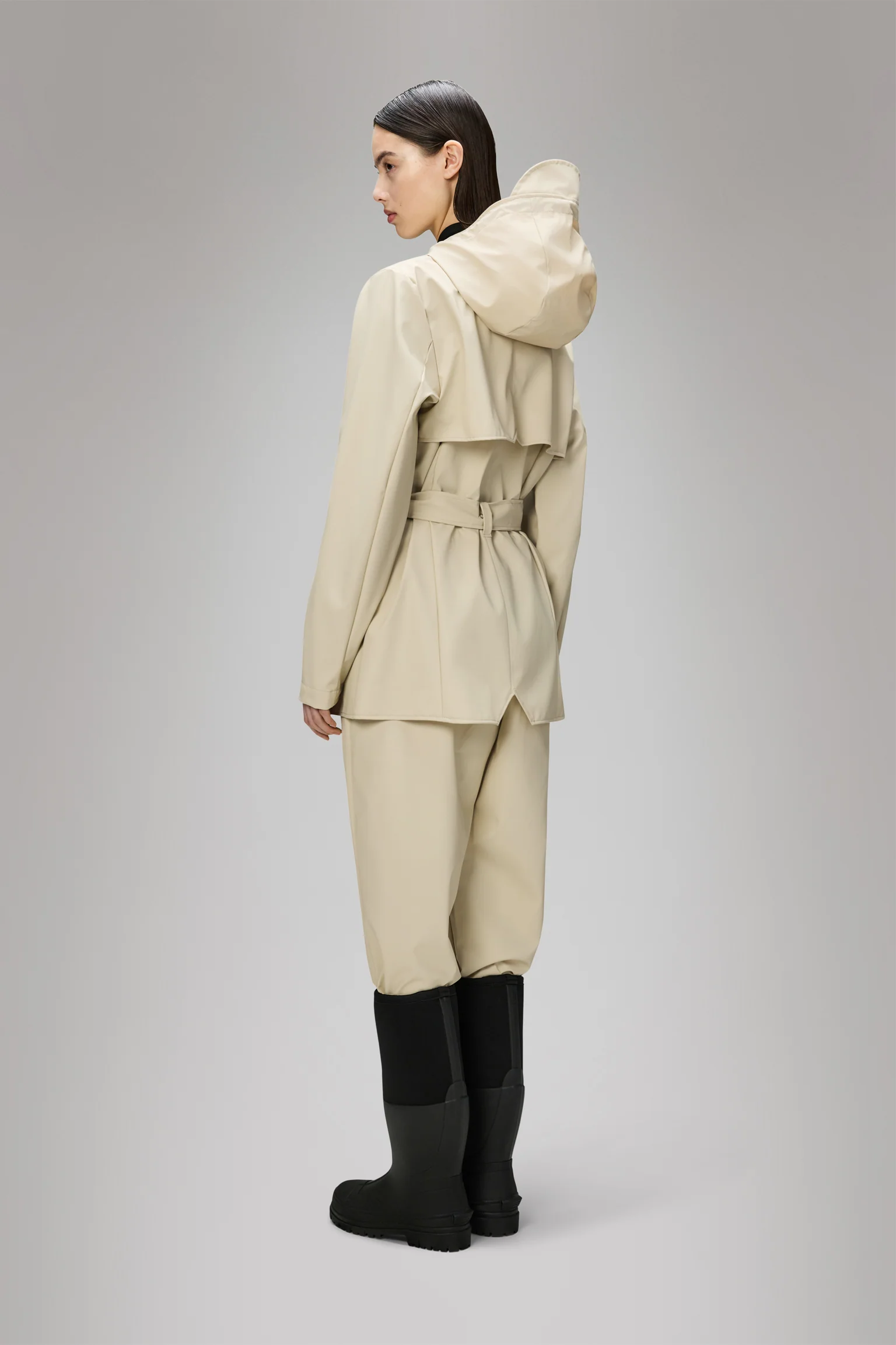 CHAQUETA IMPERMEABLE RAINS CURVE JACKET W3 DUNE