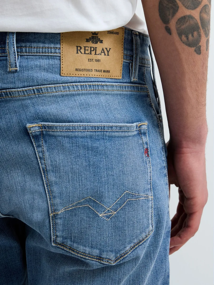 VAQUEROS REPLAY  BERMUDAS TAPERED FIT RBJ.981