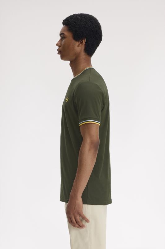 Camiseta con el ribete con dos franjas VERDE