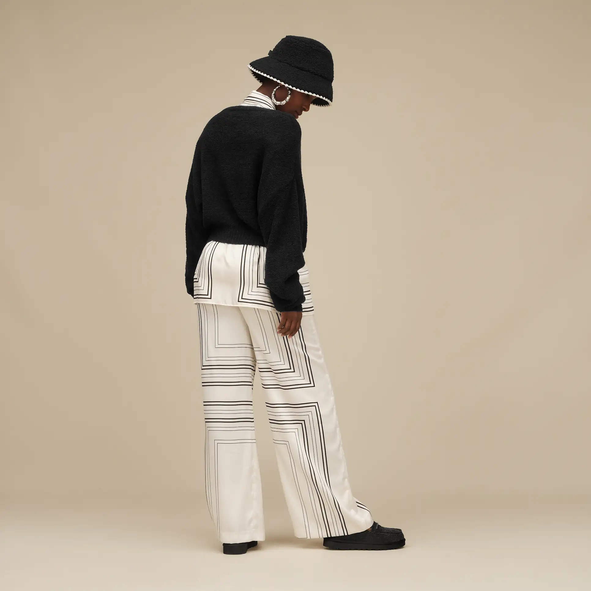 Mujer Gorro ondulado UGGfluff BLACK