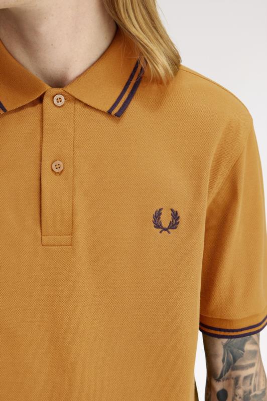 POLO FRED PERRY CARAMELO